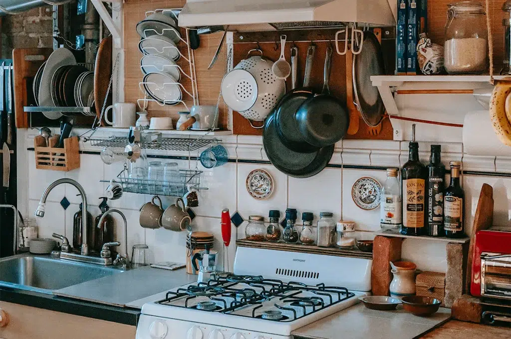Home staging cuisine rangement