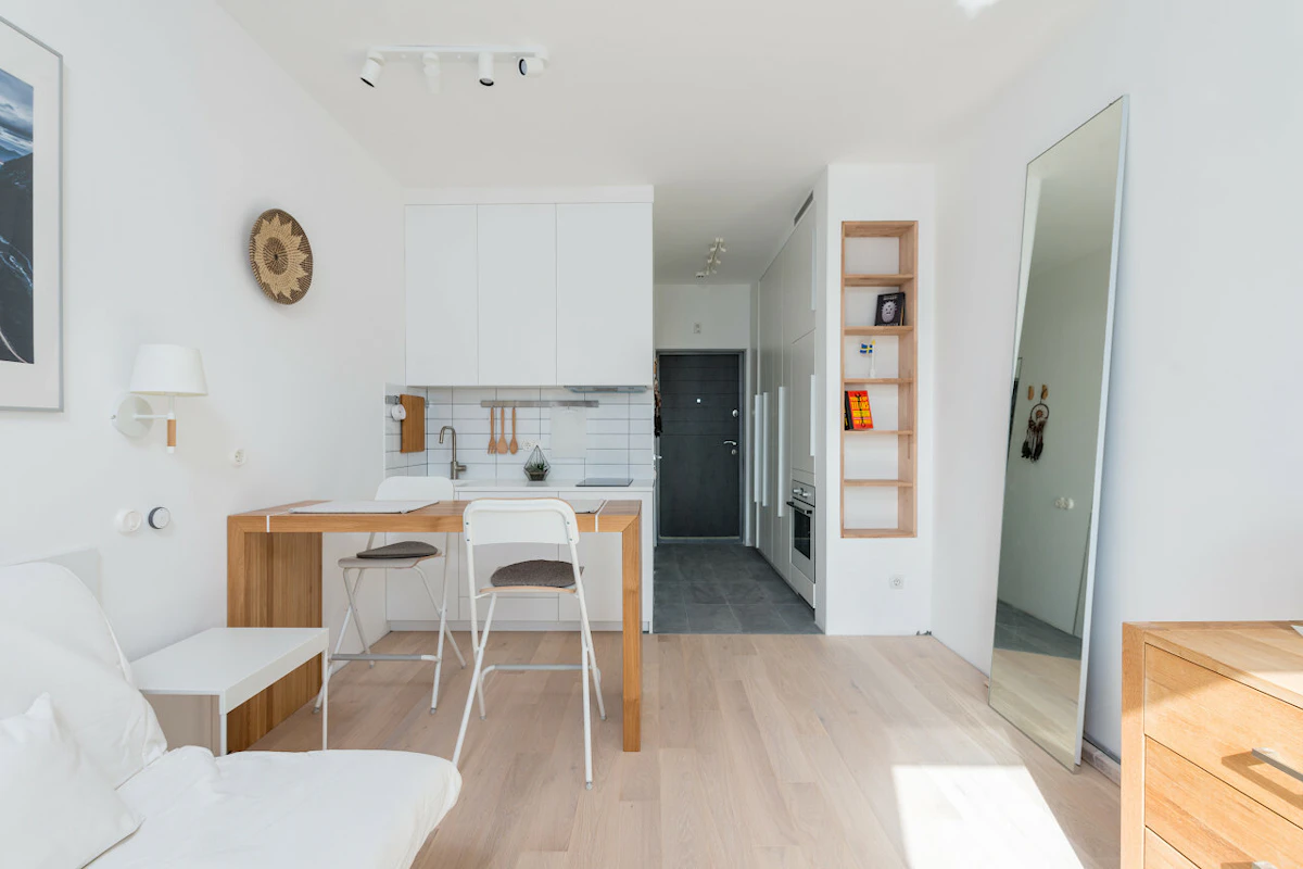 Petit studio aménagé et optimisé pour gagner de la place