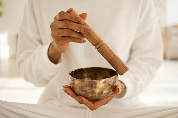 purifier une maison avec un bol tibétain