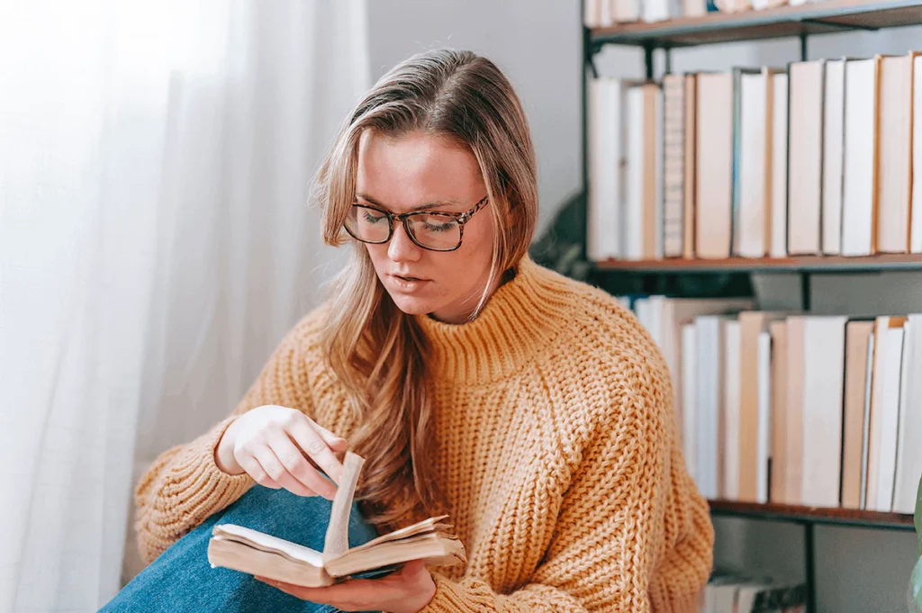 Amenagement chambre etudiant livres