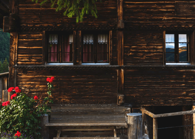 Outdoor-Wooden-Bench