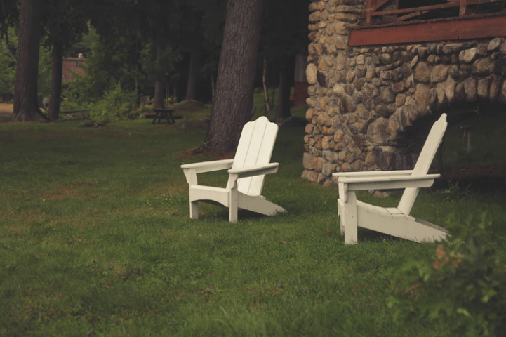 Two-Chairs-Next-to-Each-Other-in-the-Backyard