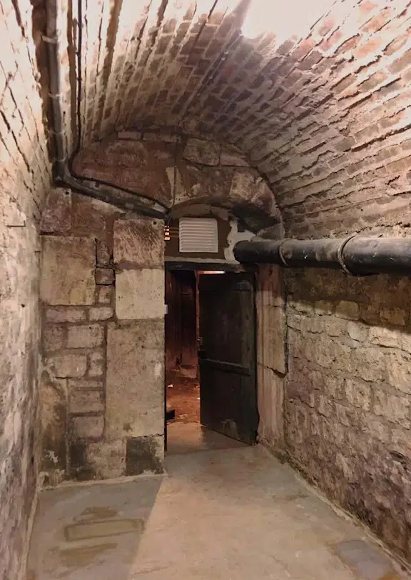 location-cave-particuliers-paris-75014