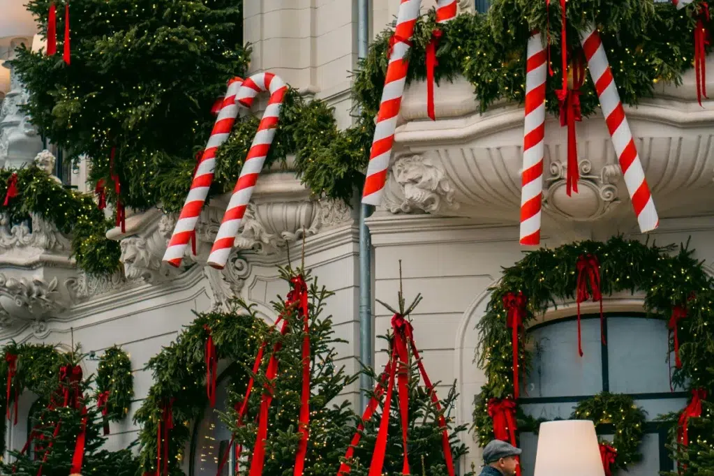 façades de magasins décorées pour Noel