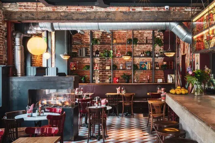 Salle de restaurant industrielle